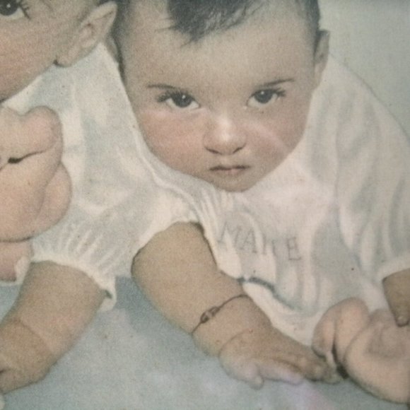 vintage Dionne quintuplets in a frame with glass. - Picture 4 of 6